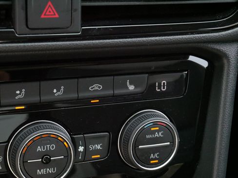 Certified 2023 Volkswagen Taos SEL AWD/4WD image 30