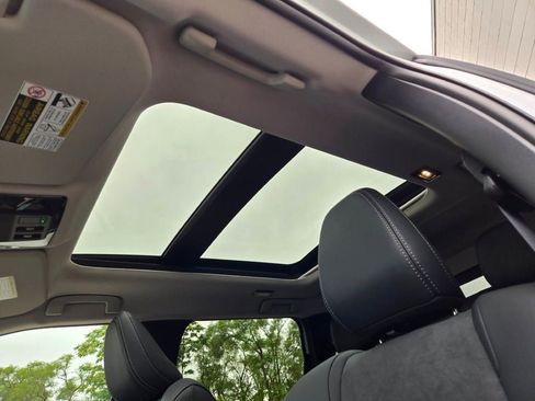 New 2025 Mitsubishi Outlander SE image 35