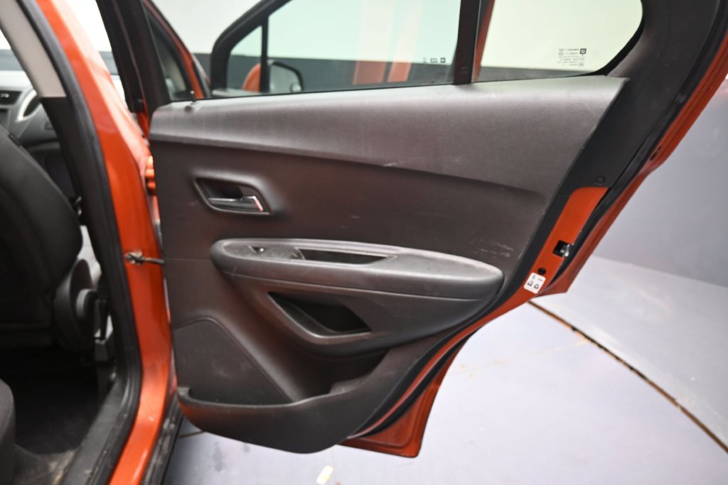 Used 2016 Chevrolet Trax LT FWD image 19