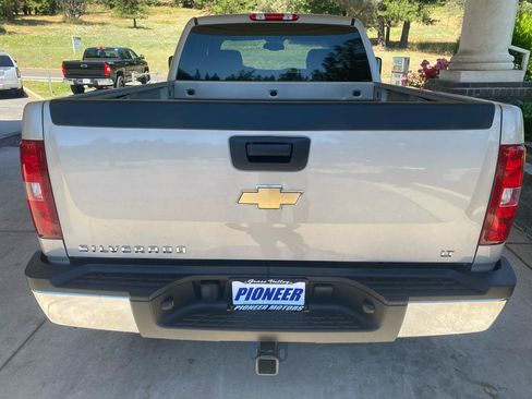 Used 2009 Chevrolet Silverado 2500 LT AWD/4WD image 4