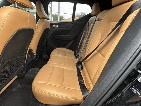 Used 2020 Volvo XC40 T5 Momentum w/ Protection Package Premier image 15