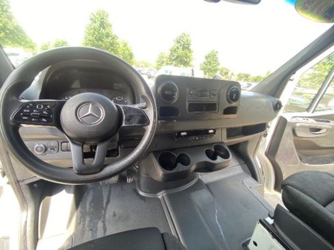 Used 2019 Mercedes-Benz Sprinter 2500 image 22
