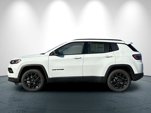 New 2026 Jeep Compass Latitude image 7