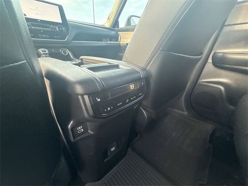 Used 2024 Toyota Grand Highlander Limited image 20