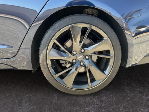 Used 2023 Genesis G70 2.0T w/ Sport Prestige Package RWD image 9