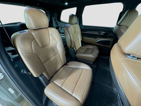 Used 2022 Kia Telluride SX w/ SX Prestige Package image 31