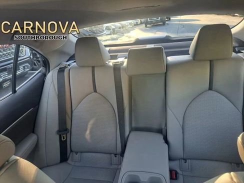 Used 2021 Toyota Camry XLE image 31
