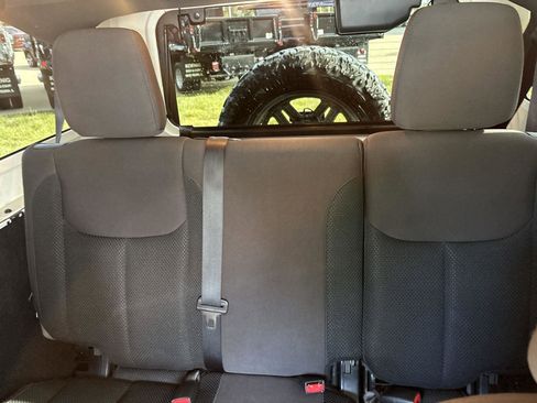 Used 2017 Jeep Wrangler Unlimited Sport AWD/4WD image 23