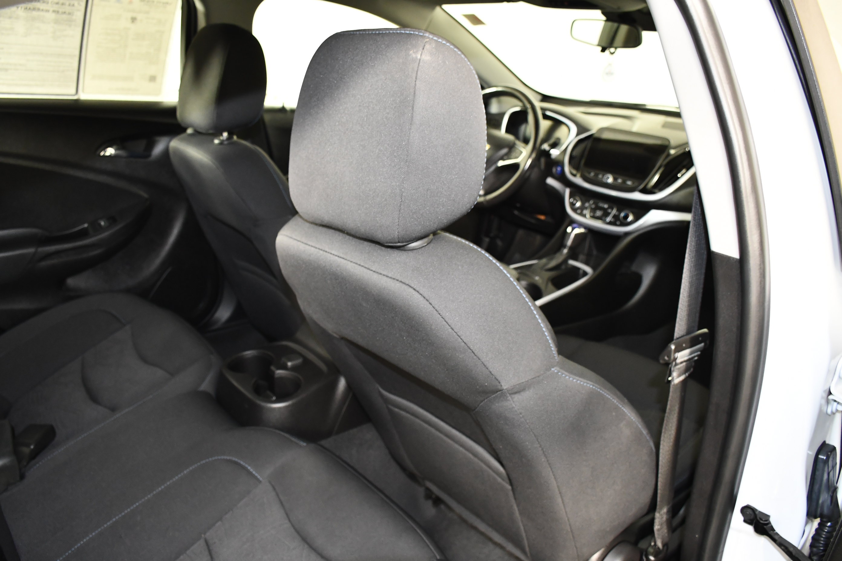 Used 2018 Chevrolet Volt LT w/ Comfort Package FWD image 41
