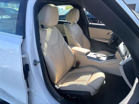 Used 2025 BMW 330i Sedan w/ M Sport Package RWD image 10