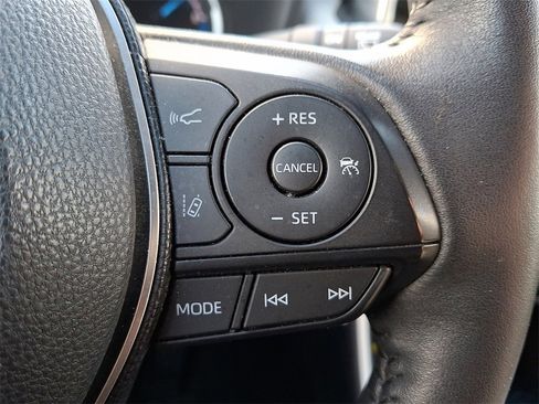 Used 2020 Toyota RAV4 Limited image 20