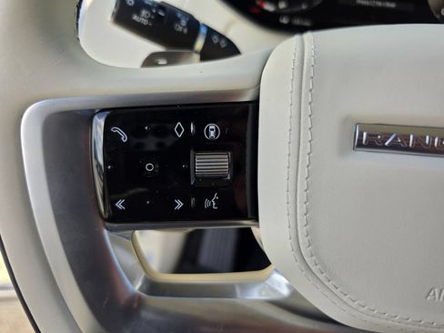 Used 2025 Land Rover Range Rover SE AWD/4WD image 19