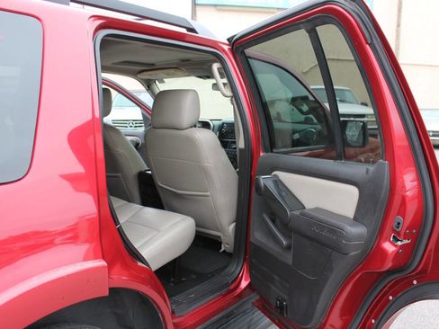 Used 2008 Ford Explorer XLT image 33
