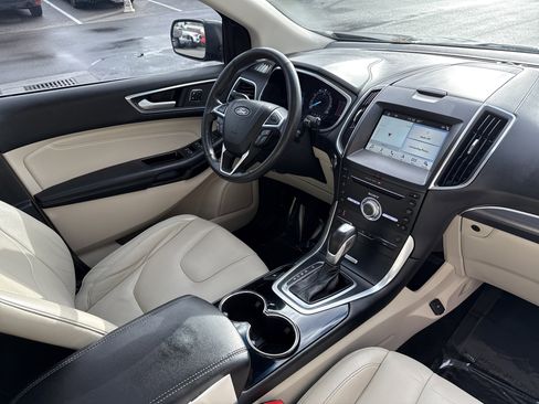 Used 2018 Ford Edge Titanium w/ Technology Package image 21