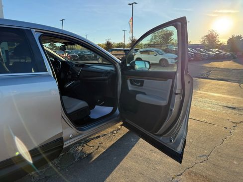 Used 2017 Honda CR-V EX-L image 25