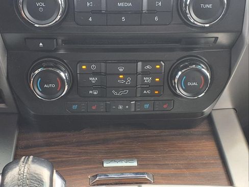 Used 2016 Ford F150 Lariat w/ Equipment Group 501A Mid RWD image 21