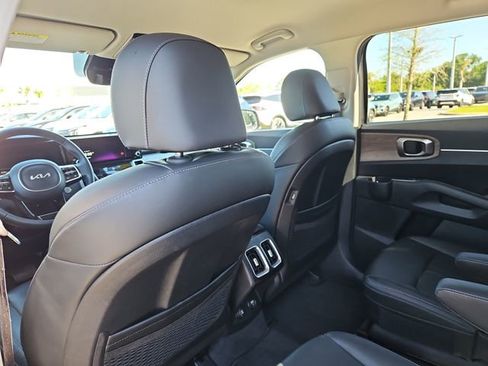 Certified 2023 Kia Sorento EX image 11