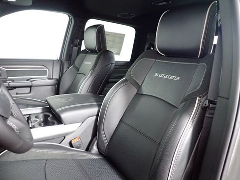 New 2026 RAM 2500 Laramie AWD/4WD image 25