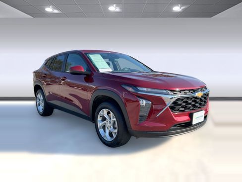 Certified 2024 Chevrolet Trax LS w/ LS Convenience Package image 6