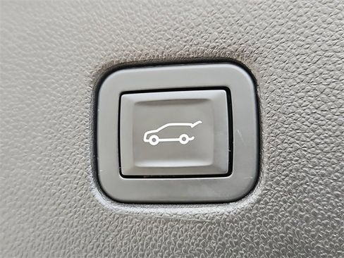 Used 2020 Chevrolet Blazer LT image 20