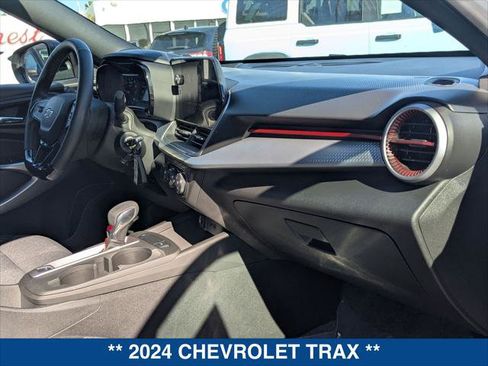Used 2024 Chevrolet Trax RS w/ Driver Confidence Package image 23