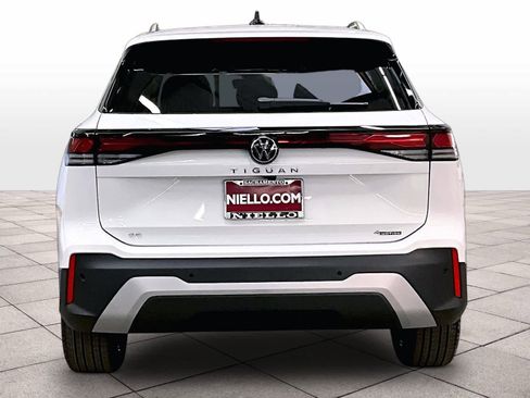 New 2026 Volkswagen Tiguan SE image 6