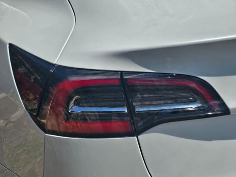 Used 2023 Tesla Model 3 Standard Range RWD image 27