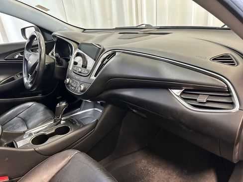 Used 2016 Chevrolet Malibu LT w/ Leather Package FWD image 25