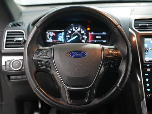 Used 2016 Ford Explorer Limited image 12