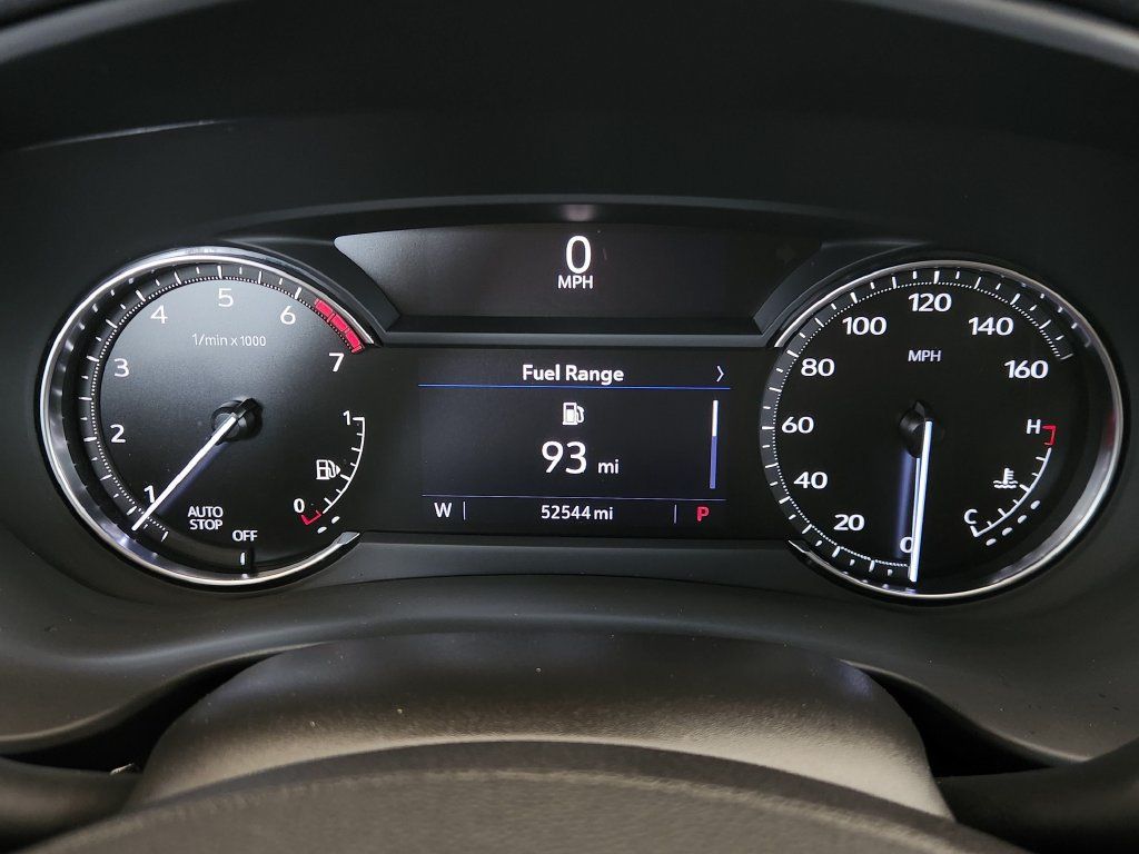 Used 2023 Cadillac XT4 Luxury w/ Cold Weather Package FWD image 15