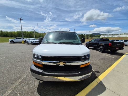 Used 2019 Chevrolet Express 3500 LT w/ LT Preferred Equipment Group RWD image 2