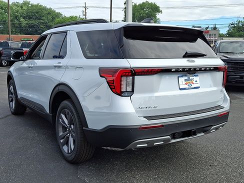 New 2026 Ford Explorer Active w/ Active Comfort Package AWD/4WD image 3
