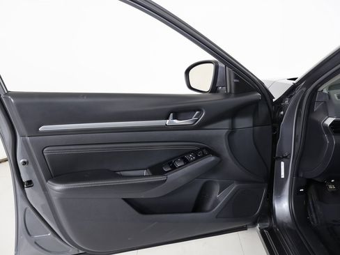 Used 2021 Nissan Altima 2.5 SV image 18