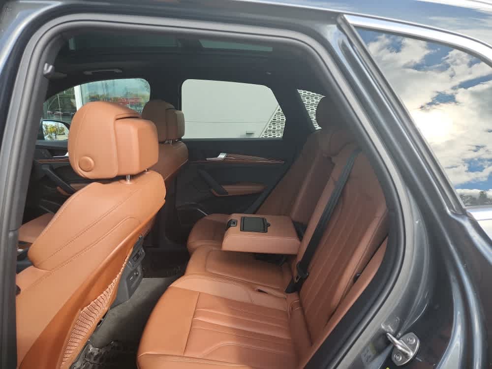 Used 2024 Audi Q5 e Premium Plus w/ Premium Plus Package AWD/4WD image 5