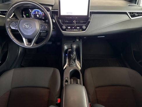 Used 2025 Toyota Corolla SE w/ SE Premium Package FWD image 3
