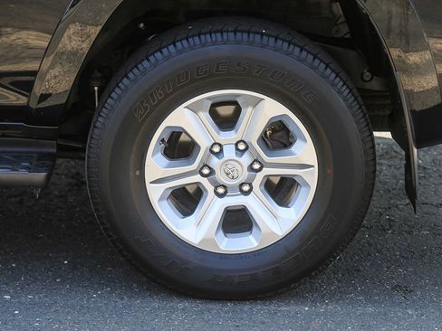 Used 2024 Toyota 4Runner SR5 image 10