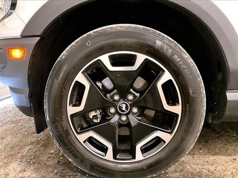 Used 2023 Ford Bronco Sport Outer Banks w/ Tech Package AWD/4WD image 8