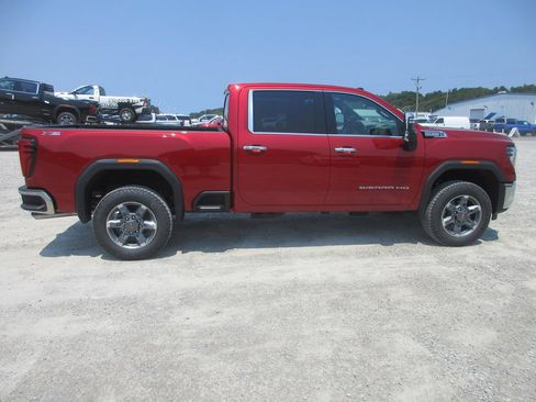 New 2026 GMC Sierra 2500 SLT AWD/4WD image 3
