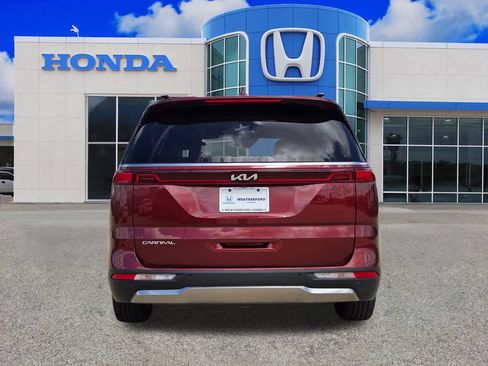 Used 2023 Kia Carnival SX Prestige FWD image 4