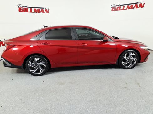 Used 2026 Hyundai Elantra Limited FWD image 5