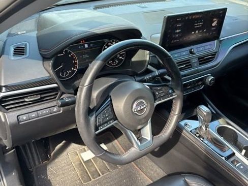Used 2023 Nissan Altima 2.0 SR FWD image 13