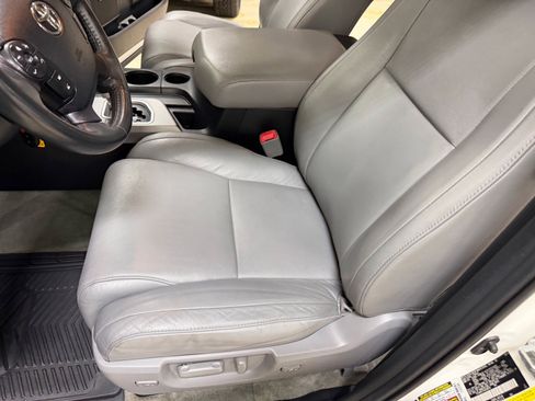 Used 2010 Toyota Sequoia Limited AWD/4WD image 18