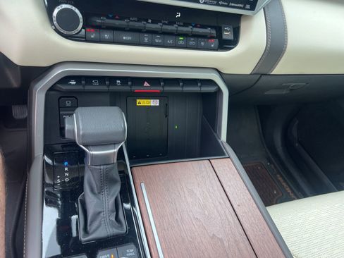 Used 2023 Toyota Tundra 1794 Edition image 11