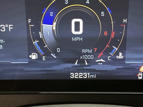 Used 2025 Chevrolet Traverse LT FWD image 26