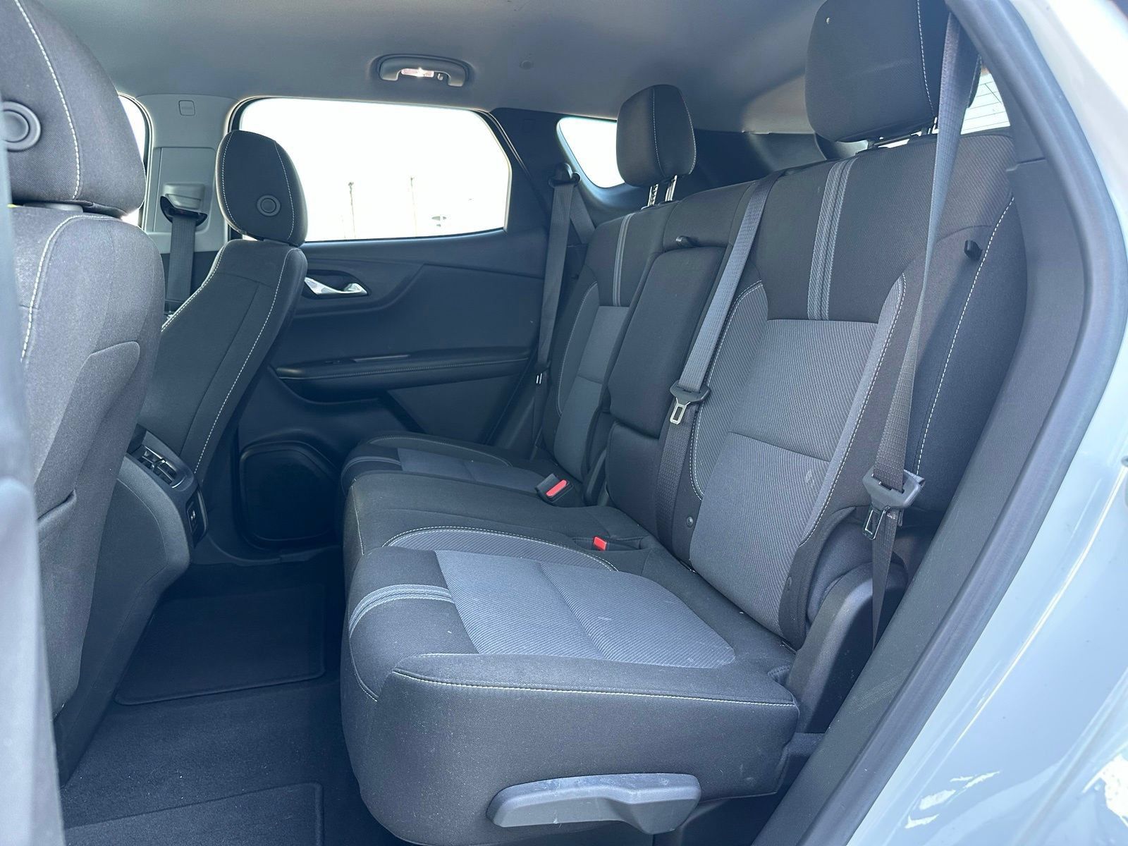 Used 2025 Chevrolet Blazer LT FWD image 12