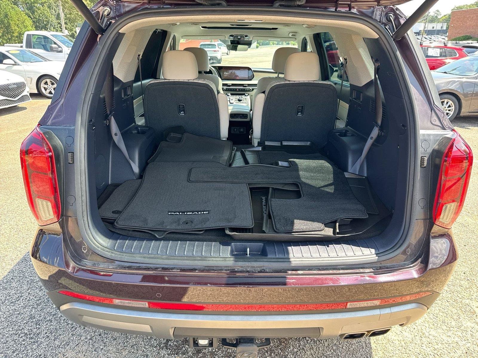 Used 2024 Hyundai Palisade Limited FWD image 17