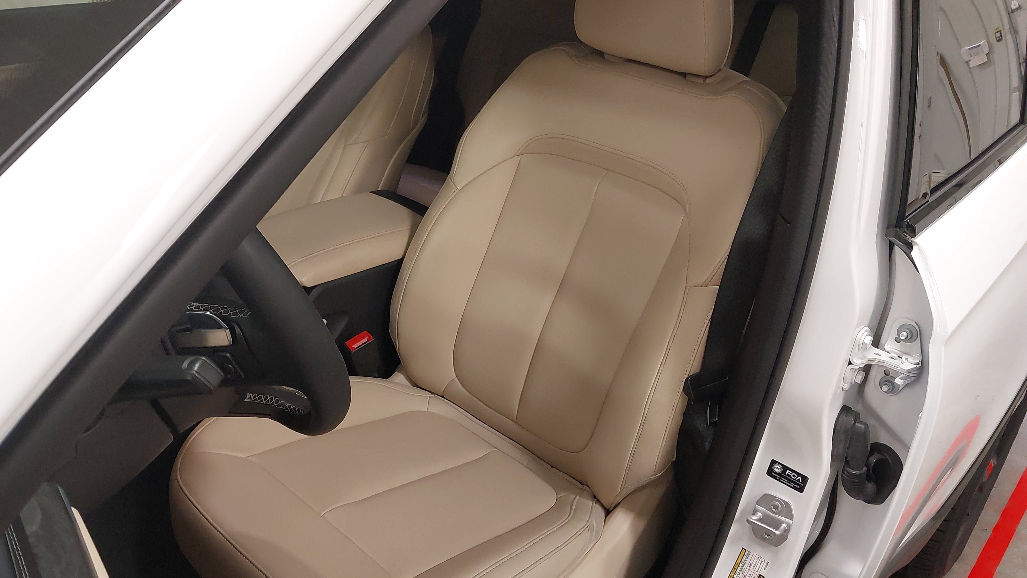 Used 2025 Jeep Grand Cherokee Limited w/ Black Appearance Package AWD/4WD image 23