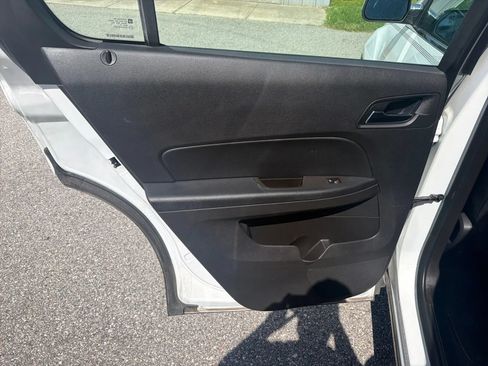 Used 2015 Chevrolet Equinox LS FWD image 14
