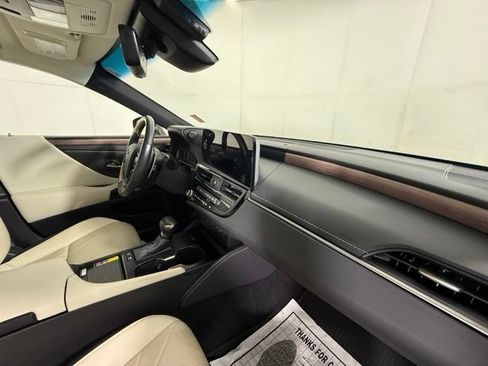 Used 2025 Lexus ES 300h w/ Technology Package FWD image 34