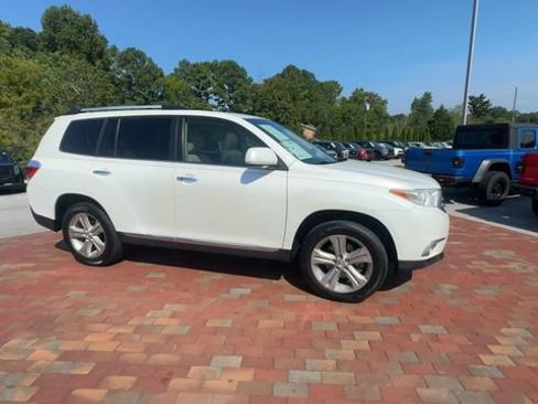 Used 2012 Toyota Highlander Limited w/ Tow Pkg FWD image 4